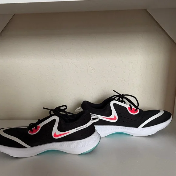 Nike Joyride Sneakers 100% Authentic Size 7 - Picture 3 of 10